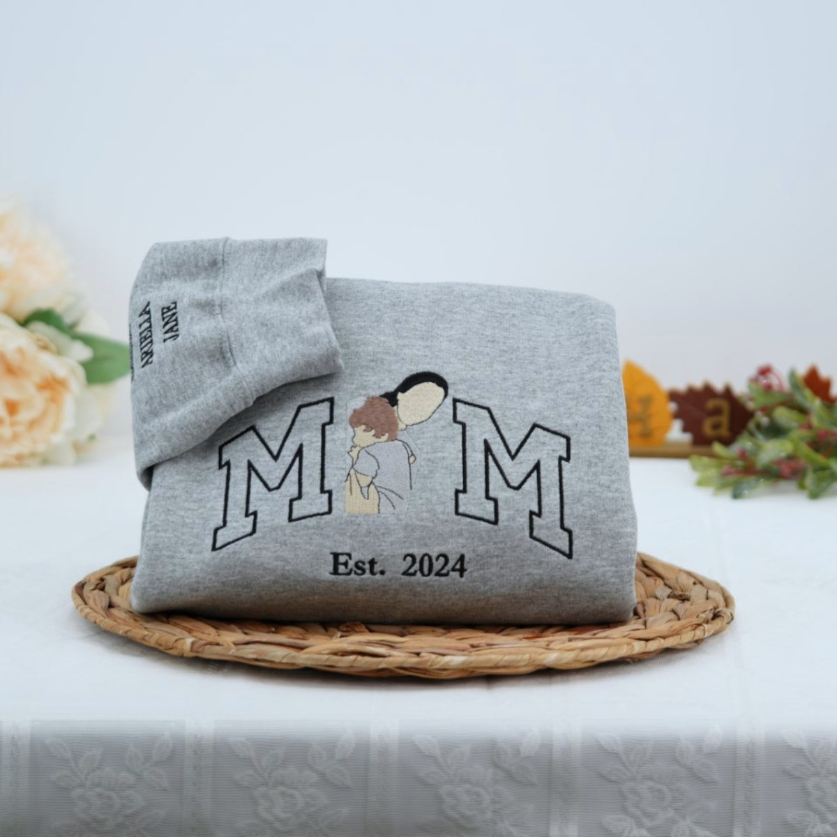 Personalized Auntie Sweatshirt - Custom Embroidered New Aunt Gift