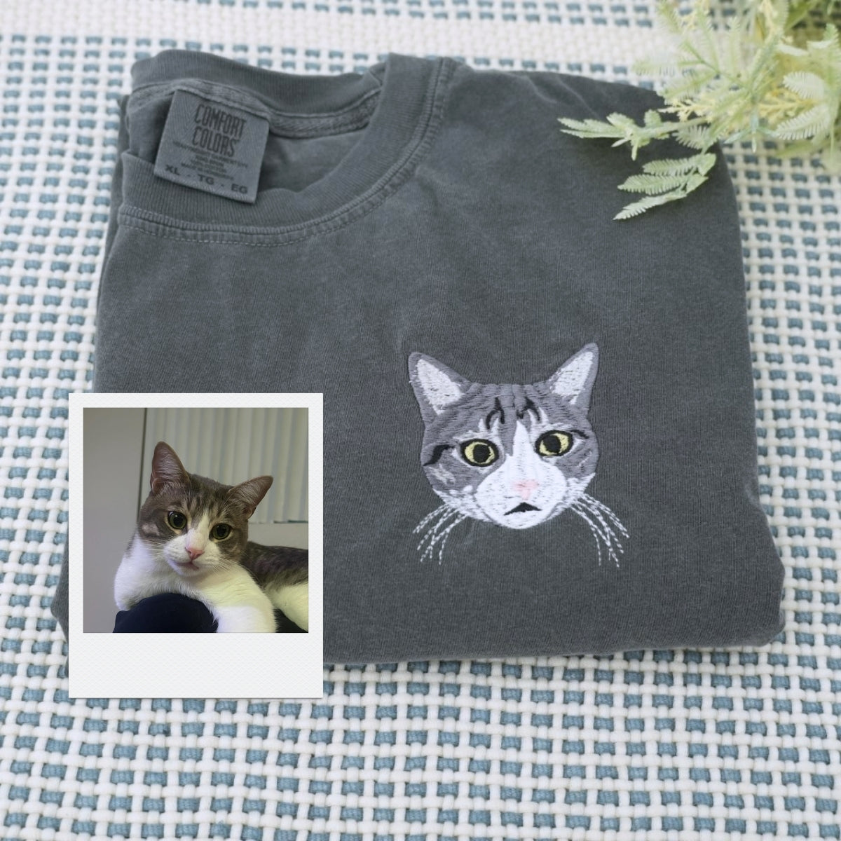 Embroidered Cat Face T-Shirt - Personalized Pet Memorial Gift for Cat Owners