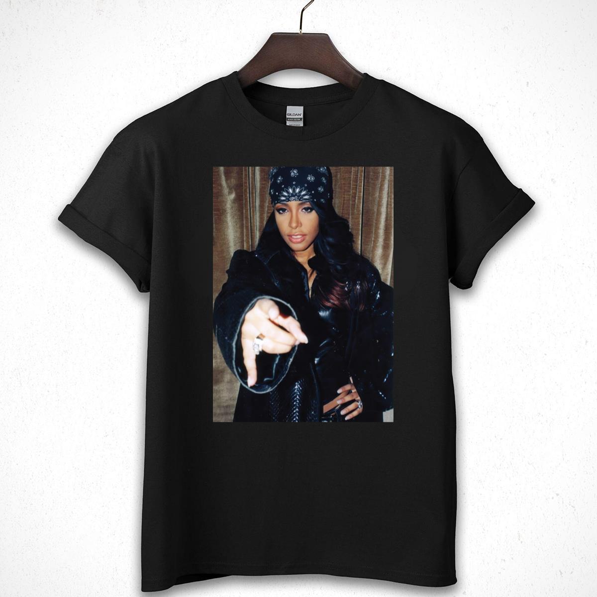 Aaliyah Vintage 90s R&B Singer Poster Style Black Unisex T-Shirt