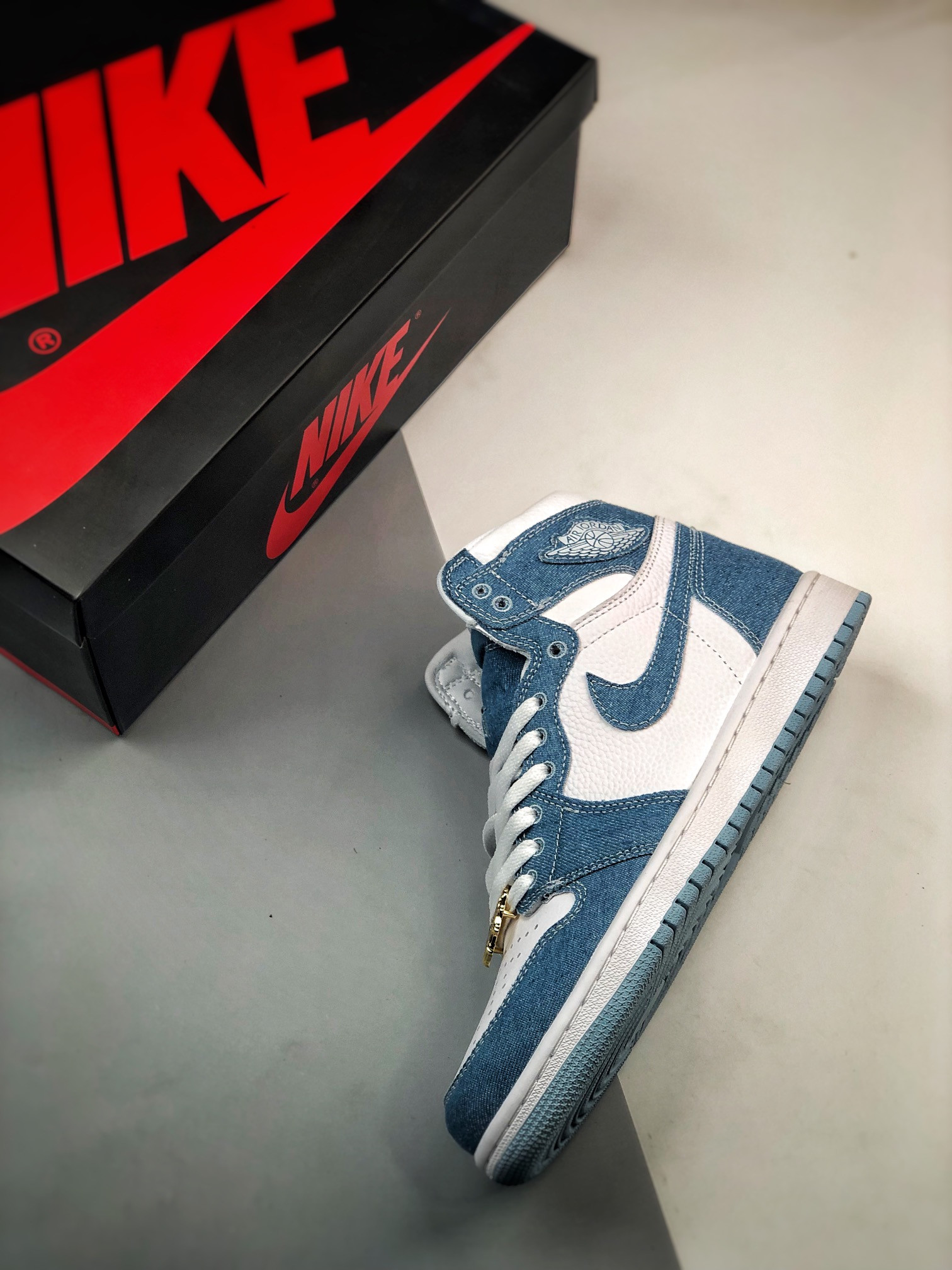 Air AJ Jordan 1 High OG "Denim" White Worn BlueMetallic Gold DM9036