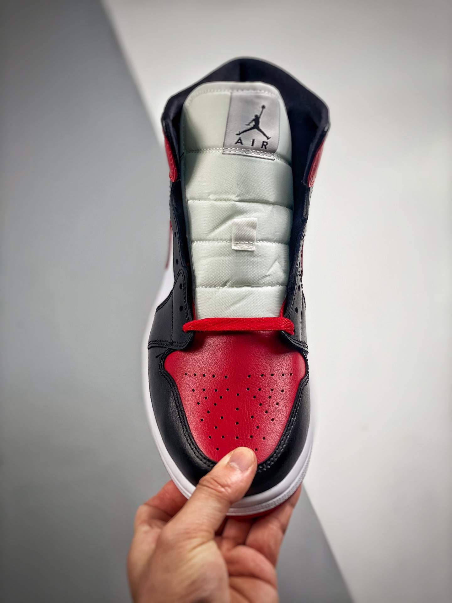 aj mid bred toe