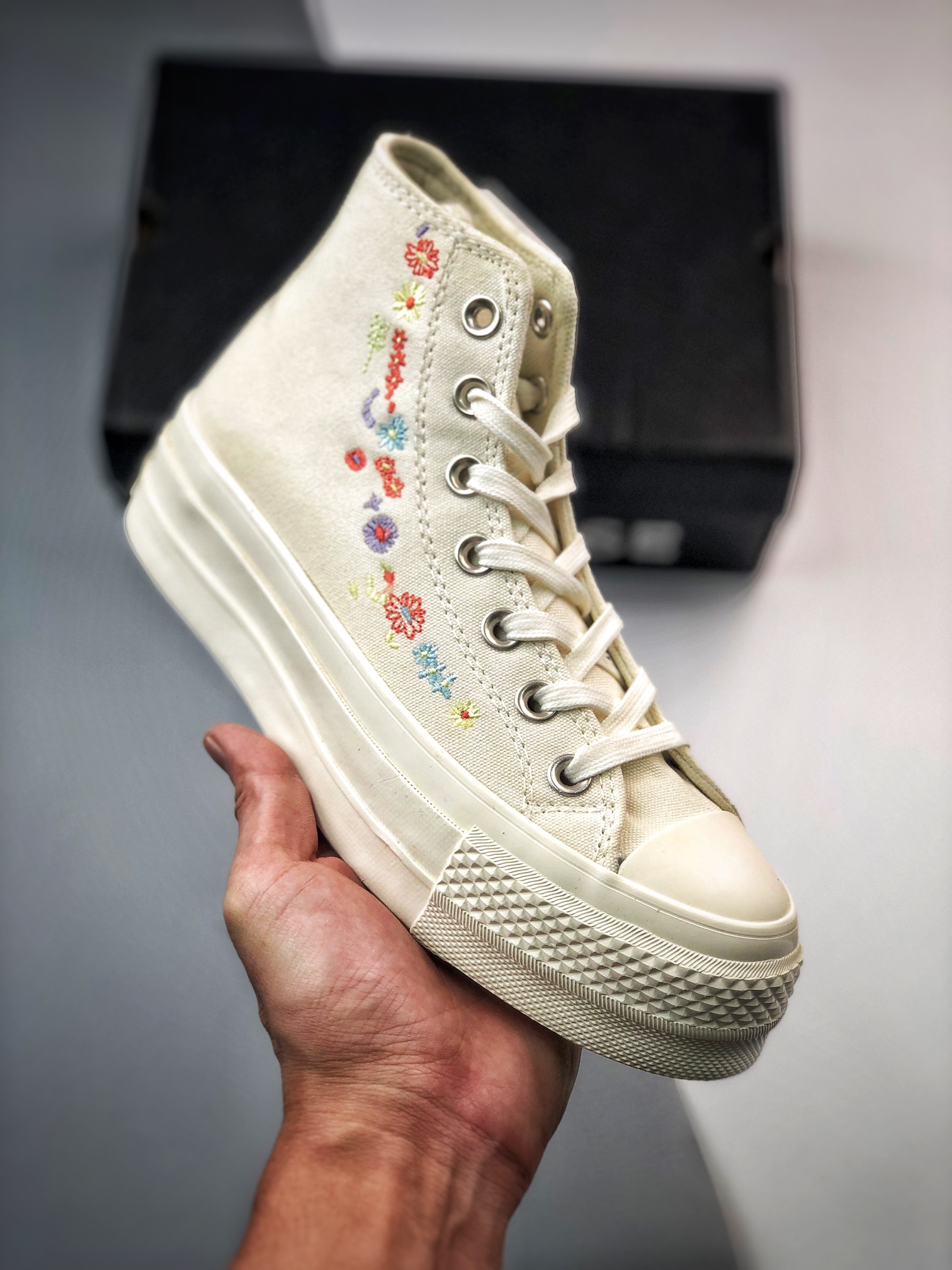 Converse Chuck Taylor All Star Lift Platform 'Embroidered Floral Shoes