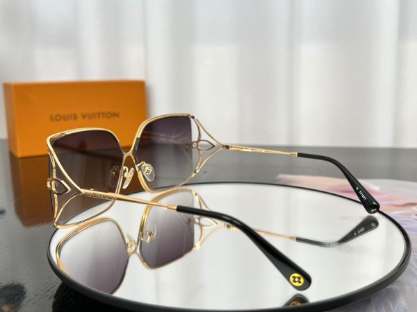 Louis Vuitton LV Petal Square Sunglasses Z1629U - Storezily