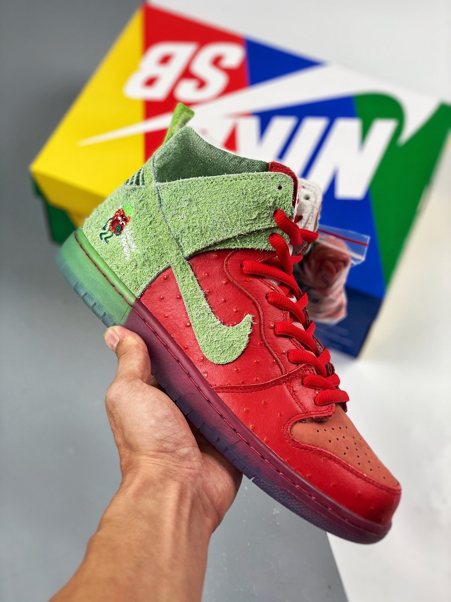 Nike SB Dunk High "Strawberry Cough" CW7093-600 Shoes