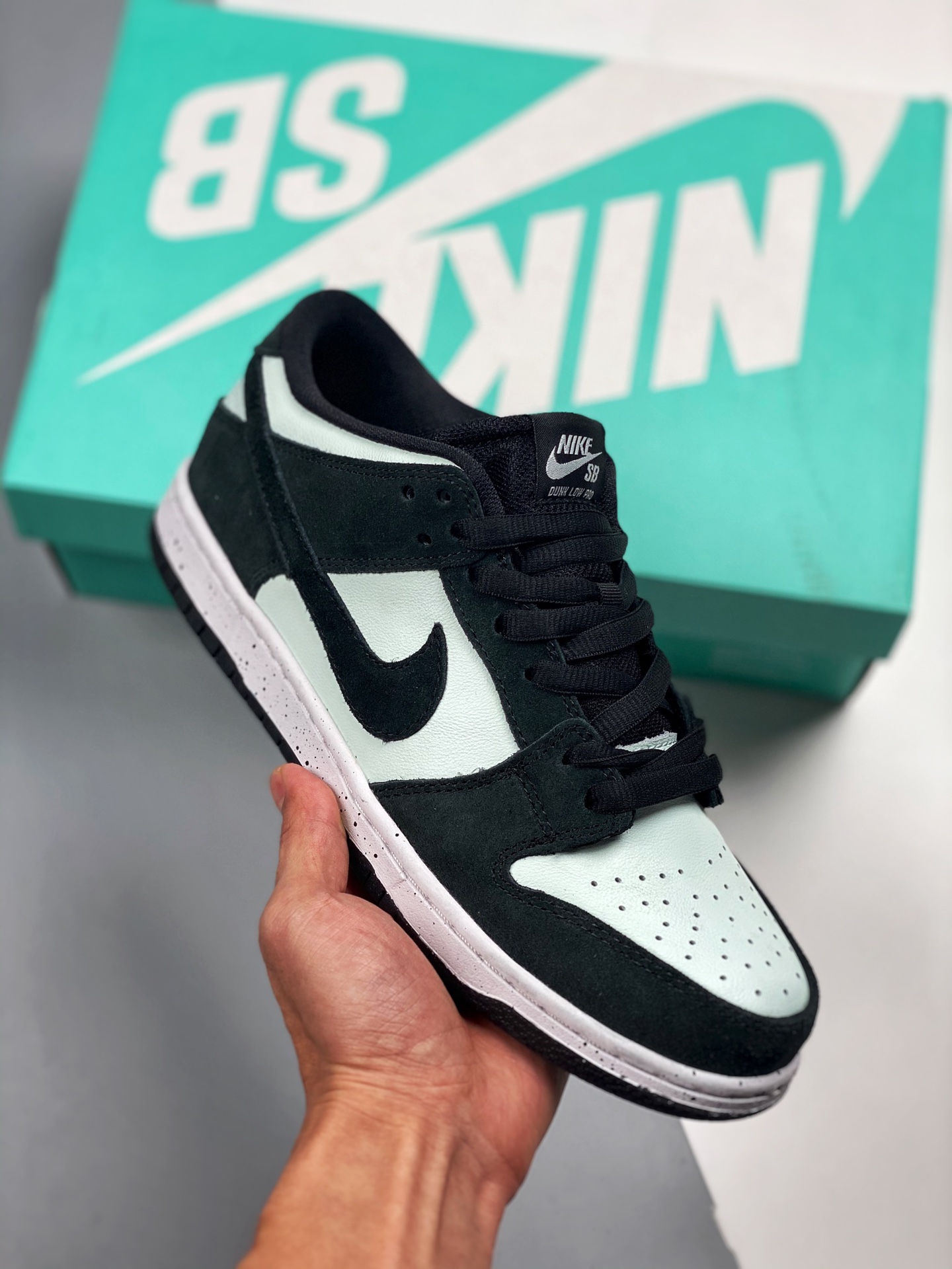 Nike SB Dunk Low Pro "Barely Green" 854866-003 Shoes
